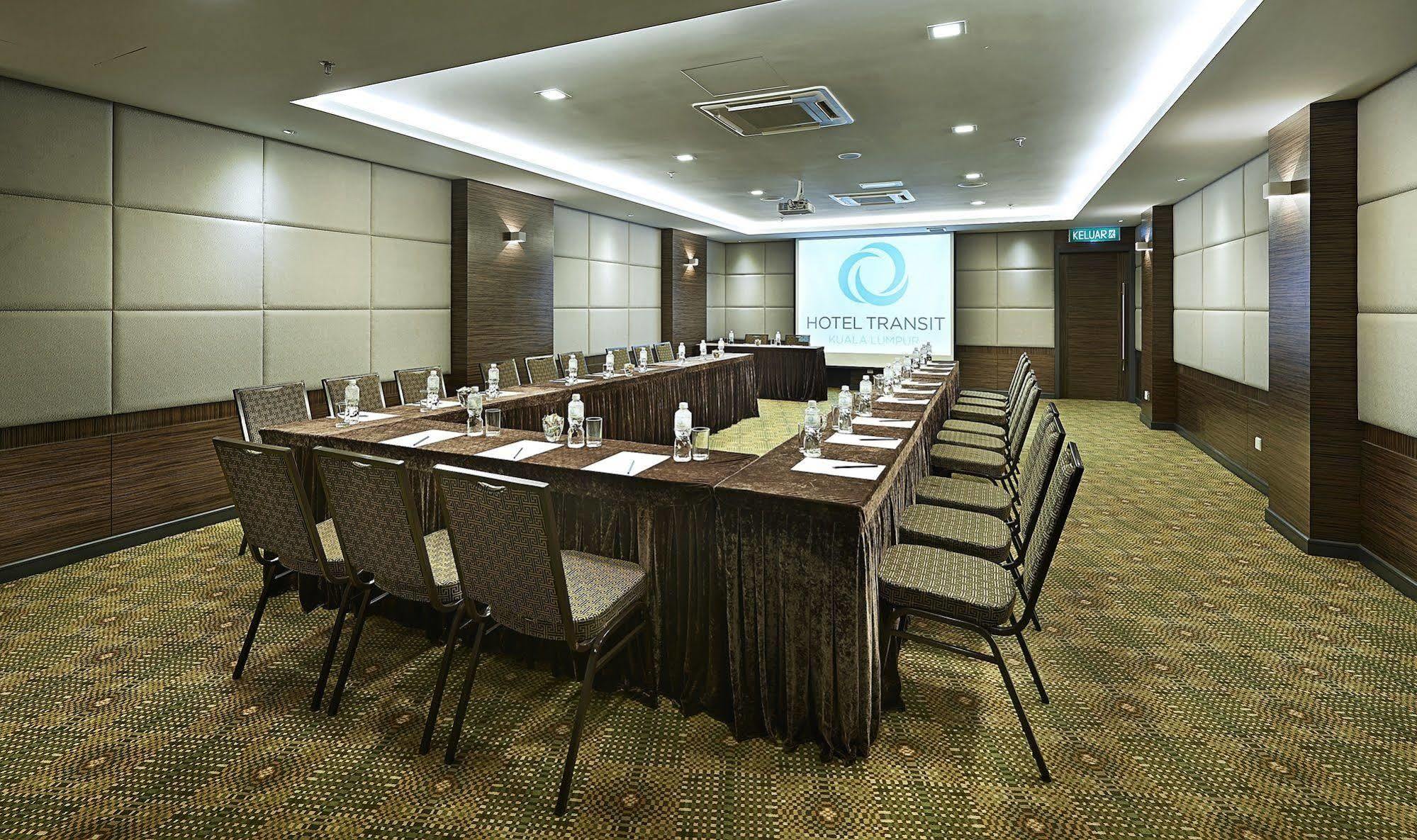 Transit Hotel 3*