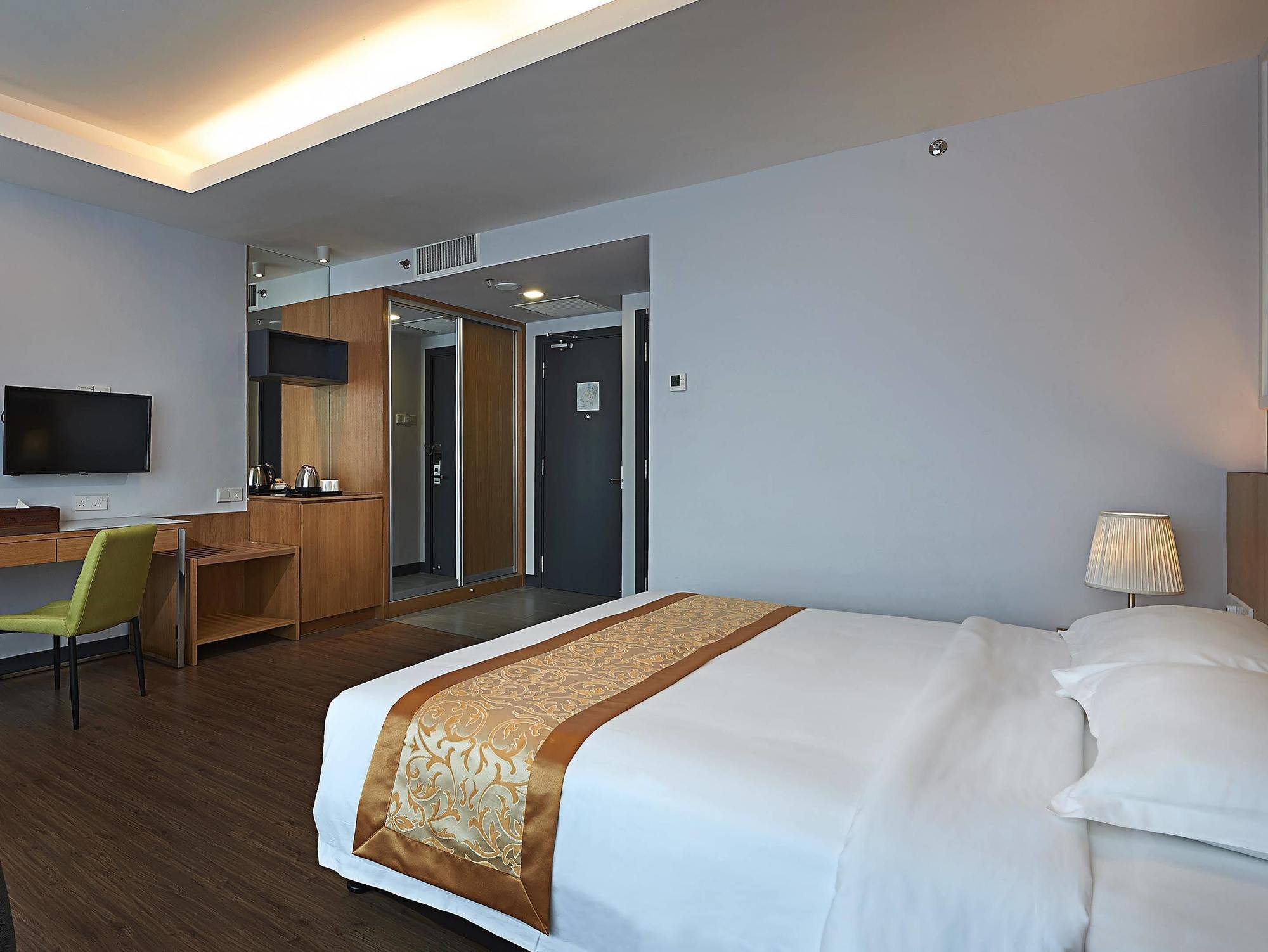 Transit Hotel 3*