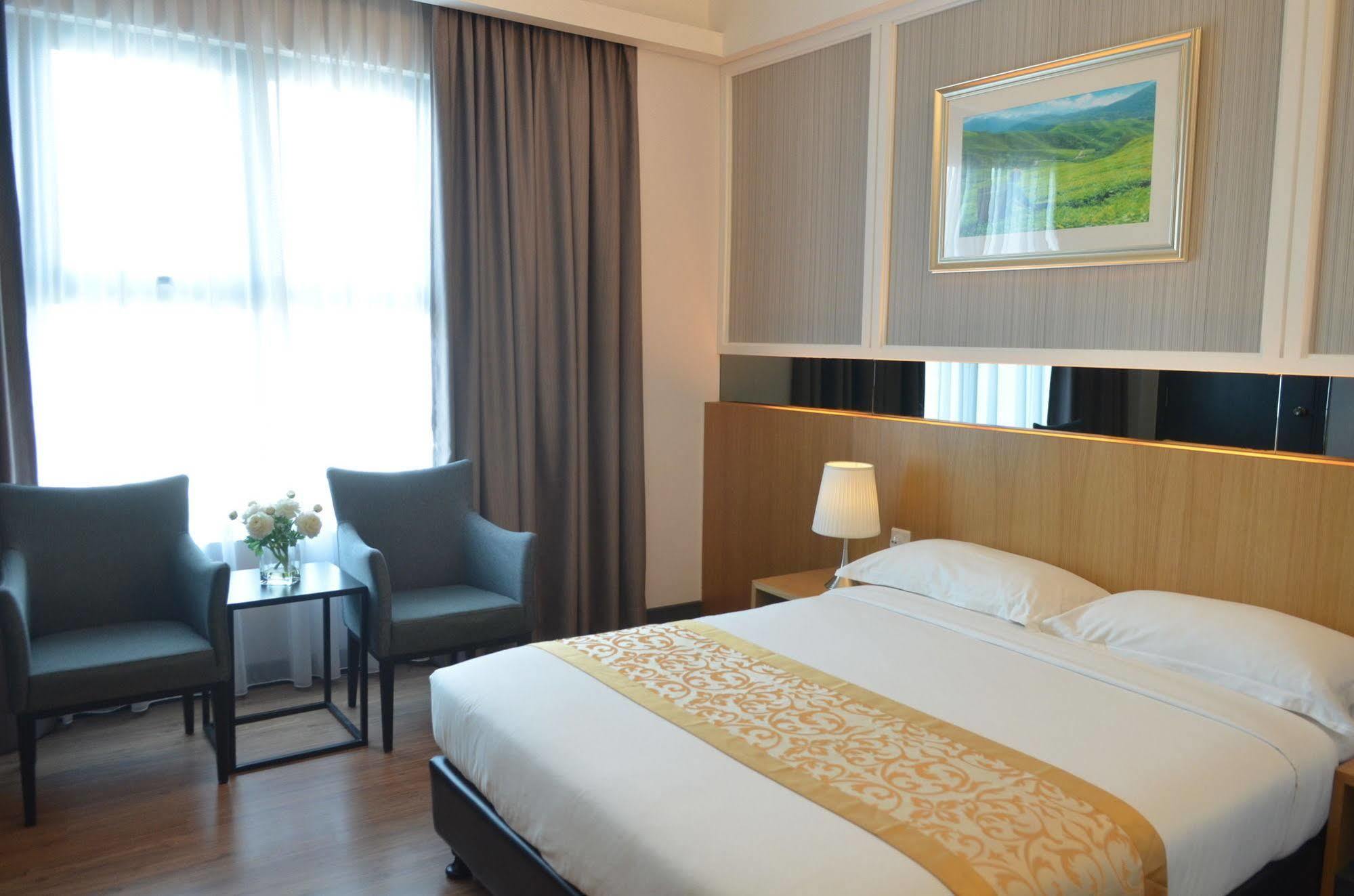 Transit Hotel 3*